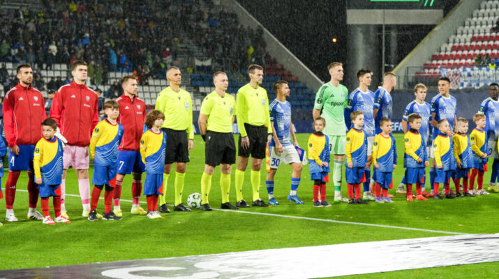 Raków wyleciał z Katowic do Pragi. Lot będzie bardzo krótki... 1