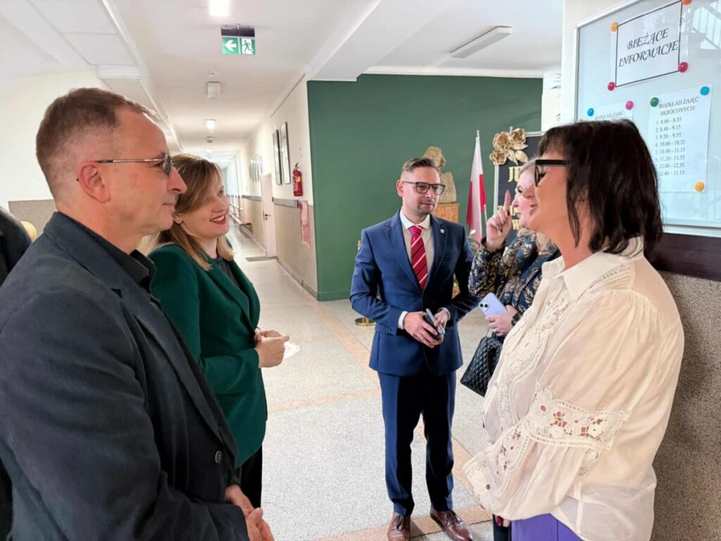 Uroczystości.Odsłonięcie pomnika i Jubileusz ZS w Żarkach. 8