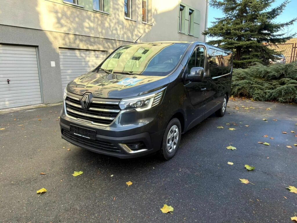 Nowy samochód dla podopiecznych Środowiskowego Domu Samopomocy w Żarkach 5