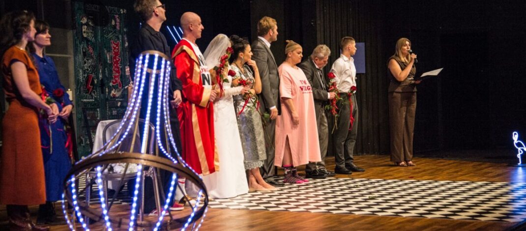 Premiera „Tanga” za nami. Publiczność częstochowskiego teatru nagrodziła spektakl owacjami