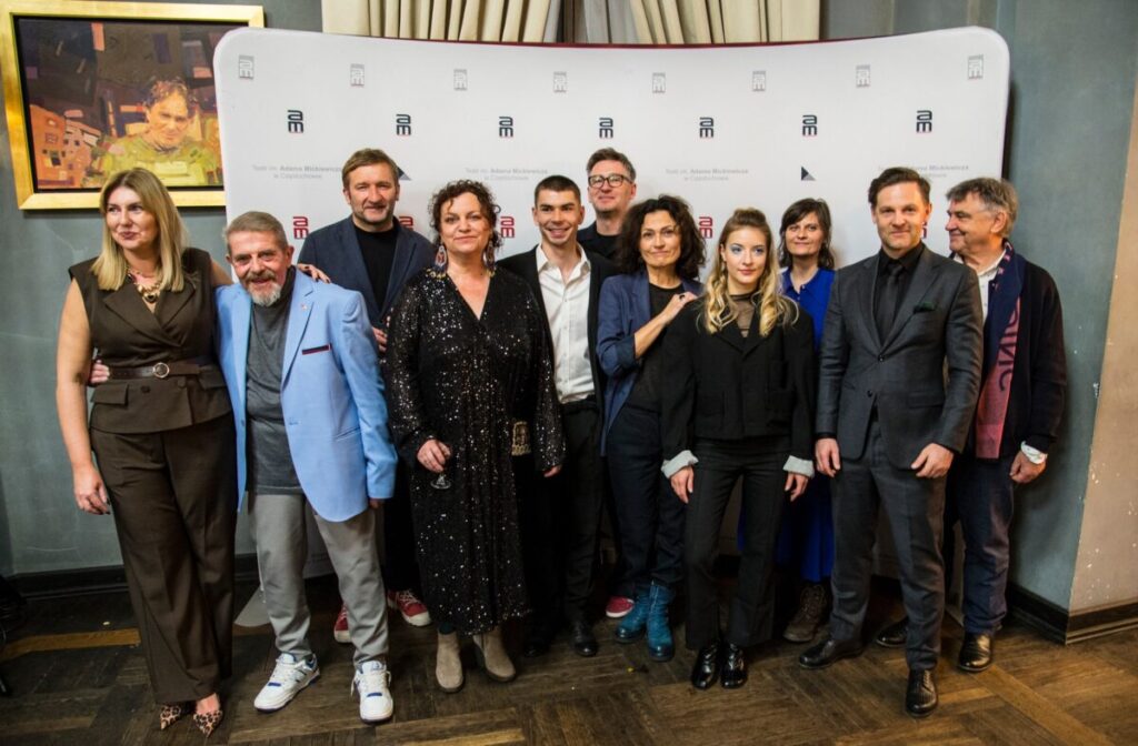 Premiera "Tanga" za nami. Publiczność częstochowskiego teatru nagrodziła spektakl owacjami 4
