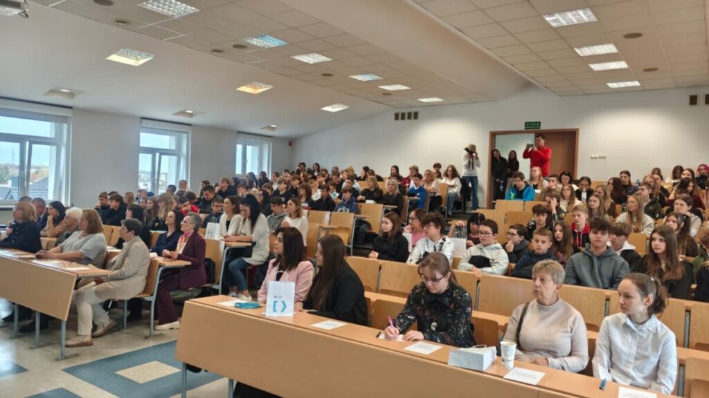 Ekologiczne ABC. Era wiedzy i pasji – Politechnika Częstochowska wspiera młodych odkrywców [fotorelacja] 4