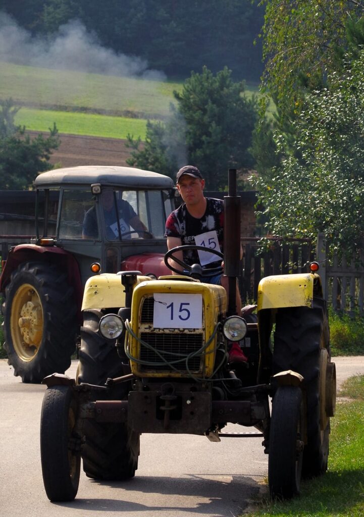 Zlot Ciągników i Samoróbek z Jaroszowa z nagrodą za Najleprze Przedsięwzięcie Odnowy Wsi! 4