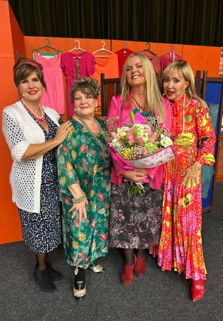 Częstochowska aktorka Iwona Chołuj w obsadzie kultowej komedii "Klimakterium i... już" 2