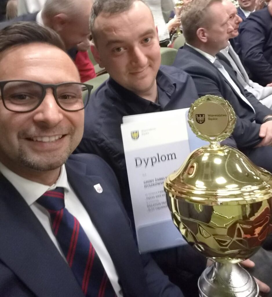 Zlot Ciągników i Samoróbek z Jaroszowa z nagrodą za Najleprze Przedsięwzięcie Odnowy Wsi! 8