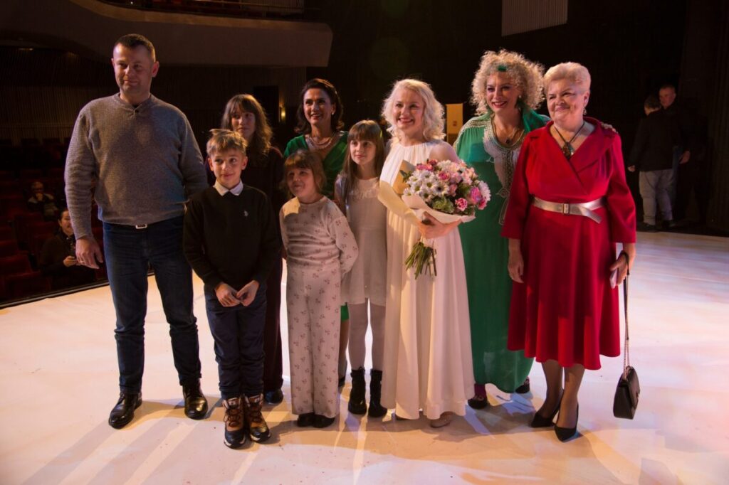 Aktorka Sylwia Oksiuta-Warmus uczciła 20-lecie pracy artystycznej [ZDJĘCIA] 4