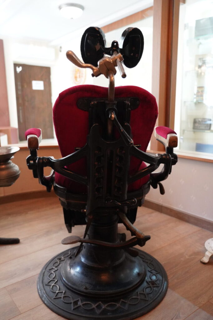 Ta kolekcja zaczęła się od zabytkowej tablicy… Rozmowa z Piotrem Kuźnikiem 6