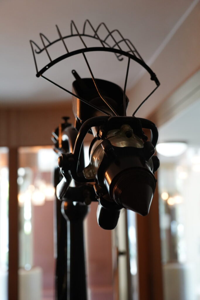 Ta kolekcja zaczęła się od zabytkowej tablicy… Rozmowa z Piotrem Kuźnikiem 8