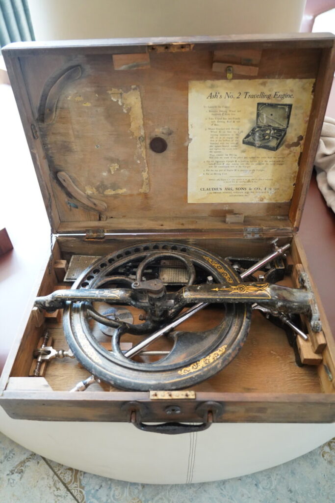 Ta kolekcja zaczęła się od zabytkowej tablicy… Rozmowa z Piotrem Kuźnikiem 10