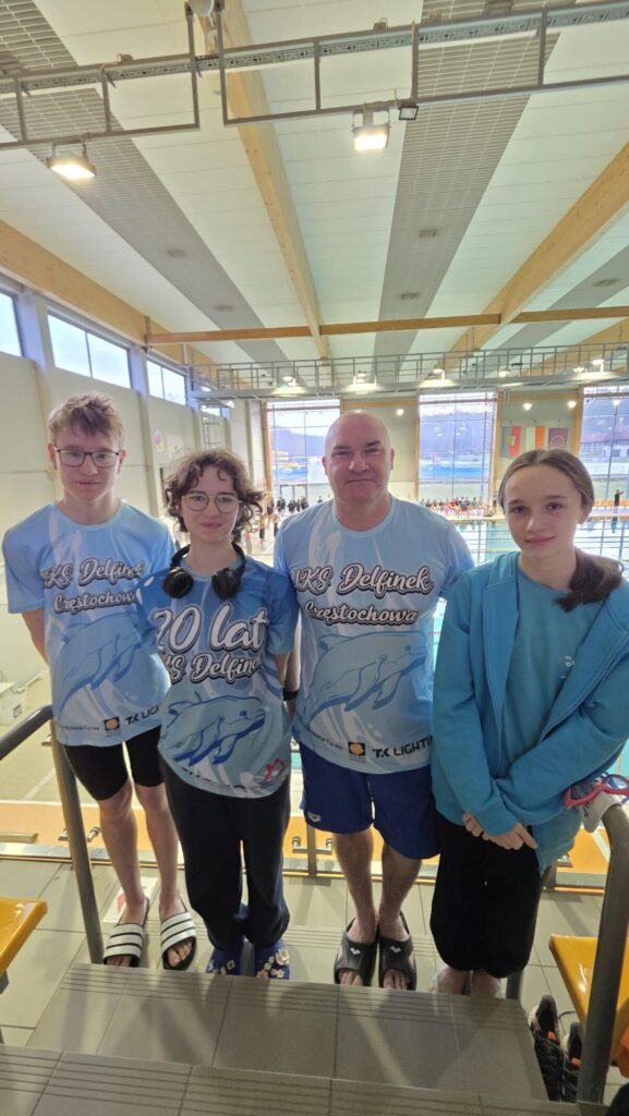 Zawodniczka UKS Delfinek z podwójnym „brązem” Mistrzostw Śląska 4