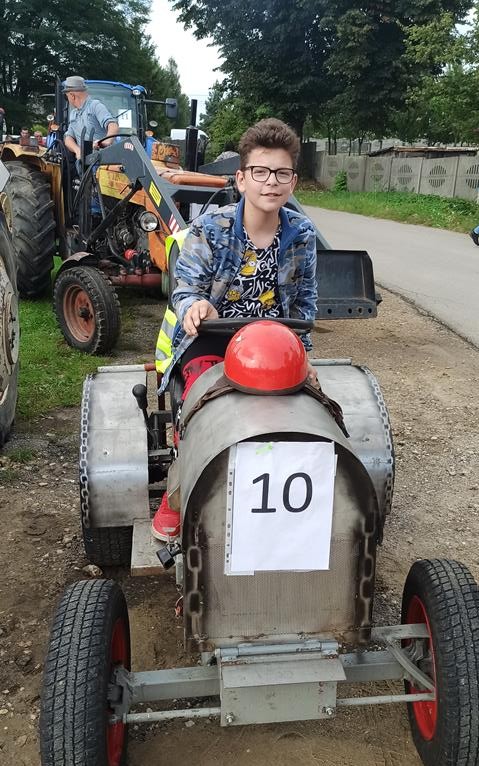 Zlot Ciągników i Samoróbek z Jaroszowa z nagrodą za Najleprze Przedsięwzięcie Odnowy Wsi! 6