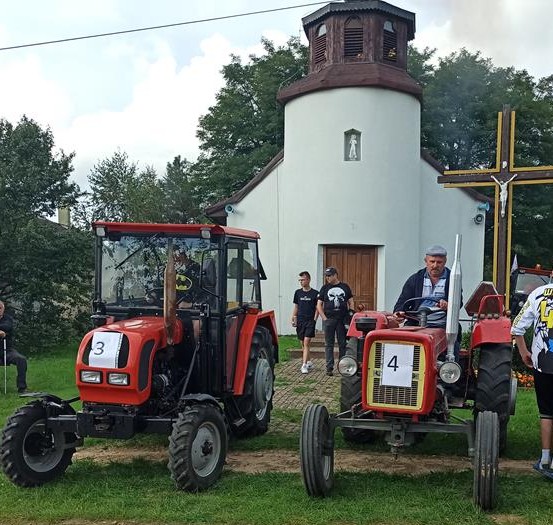 Zlot Ciągników i Samoróbek z Jaroszowa z nagrodą za Najleprze Przedsięwzięcie Odnowy Wsi! 5