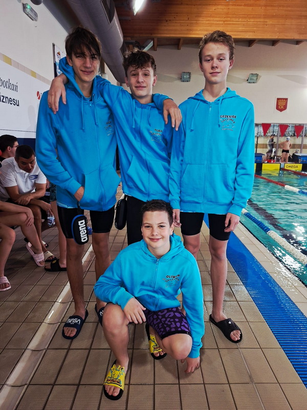 Zawodnicy UKS Delfinek wywalczyli w Kielcach 22 medale [fotorelacja] 7