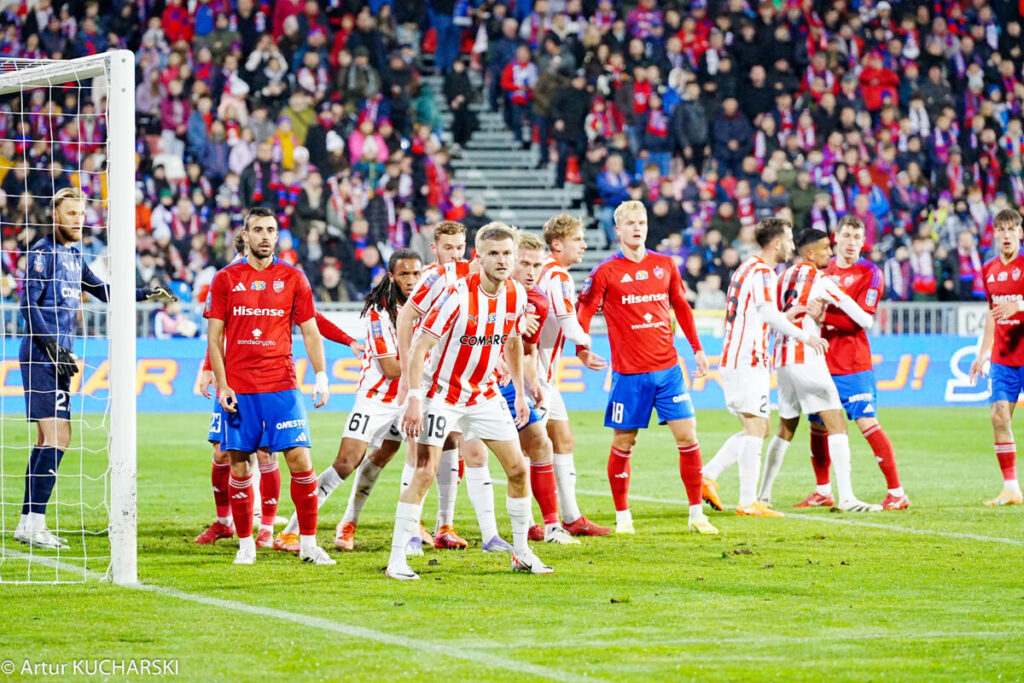 Po wygranych z Cracovią i Jagiellonią z optymizmem można jechać do czeskiej Pragi… 3