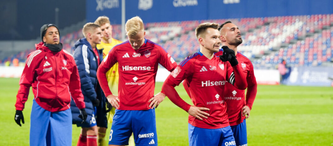 Raków znowu przegrał po przerwie. Tym razem z outsiderem. Mógł mieć 4 punkty do lidera, ma 7…