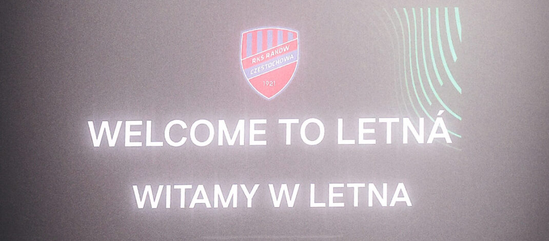 Trener Rakowa Marek Papszun i Tomasz Pieńko z Pragi przed meczem ze Spartą