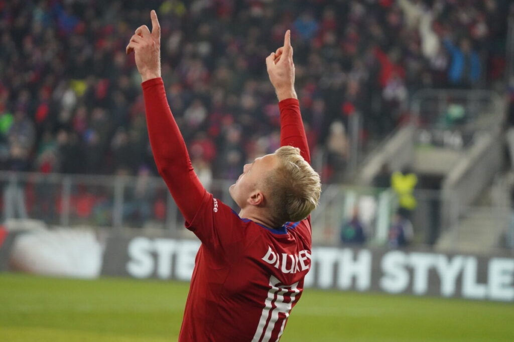 Raków rozbił w Gdyni Arkę! 3