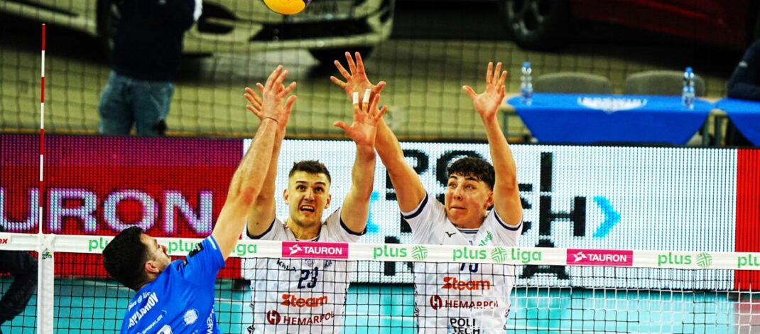 Robot PoliWall-e dopingował siatkarzy Steam Hemarpol Politechniki w wygranym meczu ze Ślepskiem!