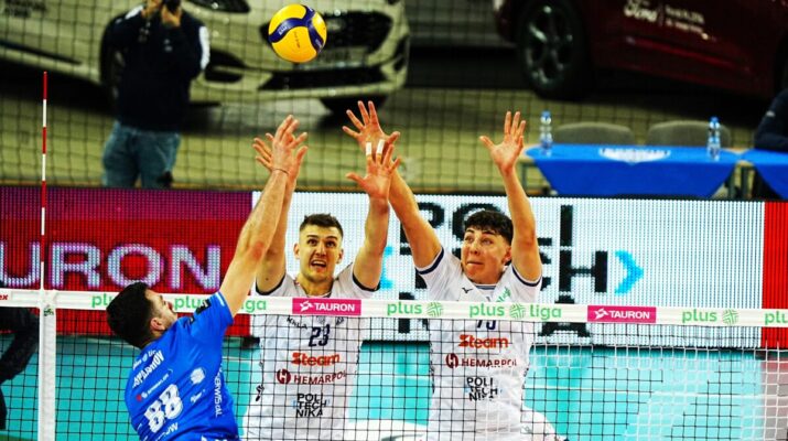 Robot PoliWall-e dopingował siatkarzy Steam Hemarpol Politechniki w wygranym meczu ze Ślepskiem! 1