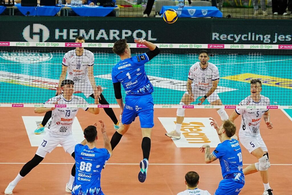 Robot PoliWall-e dopingował siatkarzy Steam Hemarpol Politechniki w wygranym meczu ze Ślepskiem! 4