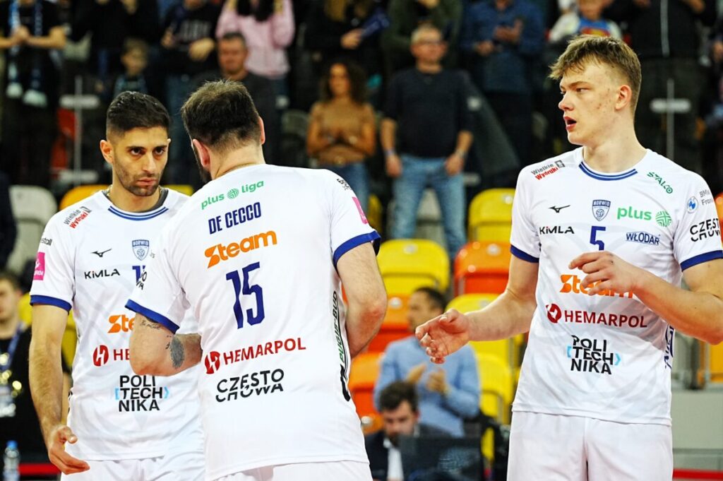 Robot PoliWall-e dopingował siatkarzy Steam Hemarpol Politechniki w wygranym meczu ze Ślepskiem! 7