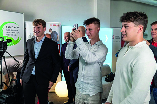 Finał spotkań o karierze i nowych technologiach. Fundacja Wspólnota Współpraca Wsparcie. 44