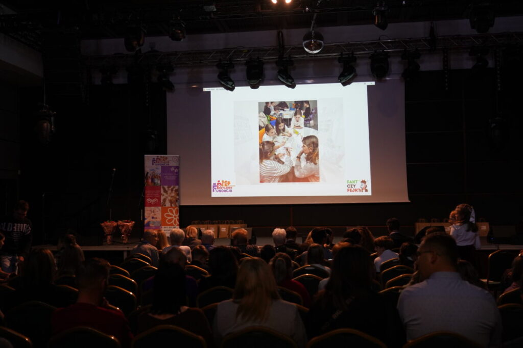 „FAKT czy FEJK – młodzi w akcji medialnej". Gala podsumowująca projekt Fundacji Przylądek Kreatywności [ZDJĘCIA] 39