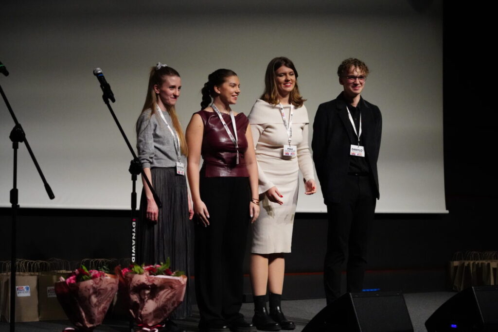 „FAKT czy FEJK – młodzi w akcji medialnej". Gala podsumowująca projekt Fundacji Przylądek Kreatywności [ZDJĘCIA] 32