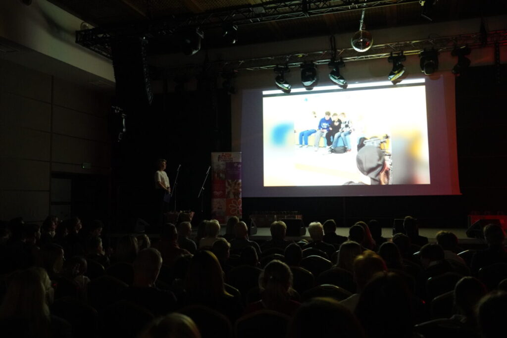 „FAKT czy FEJK – młodzi w akcji medialnej". Gala podsumowująca projekt Fundacji Przylądek Kreatywności [ZDJĘCIA] 31