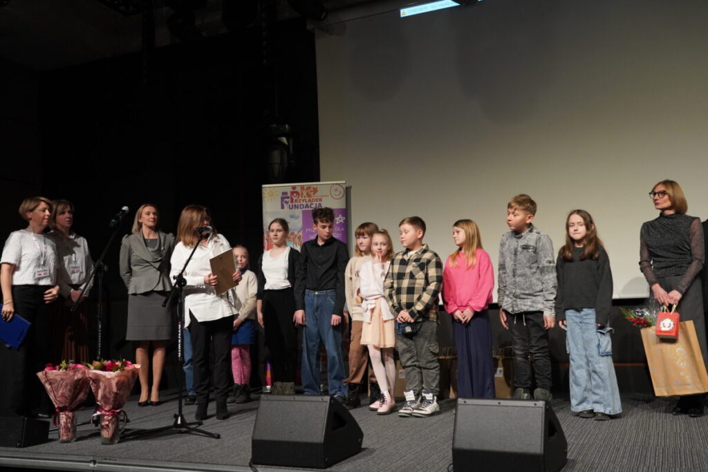 „FAKT czy FEJK – młodzi w akcji medialnej". Gala podsumowująca projekt Fundacji Przylądek Kreatywności [ZDJĘCIA] 25