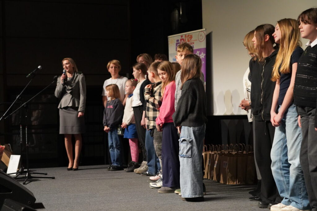 „FAKT czy FEJK – młodzi w akcji medialnej". Gala podsumowująca projekt Fundacji Przylądek Kreatywności [ZDJĘCIA] 19