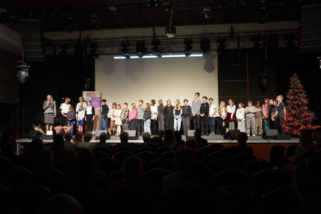 „FAKT czy FEJK – młodzi w akcji medialnej". Gala podsumowująca projekt Fundacji Przylądek Kreatywności [ZDJĘCIA] 17