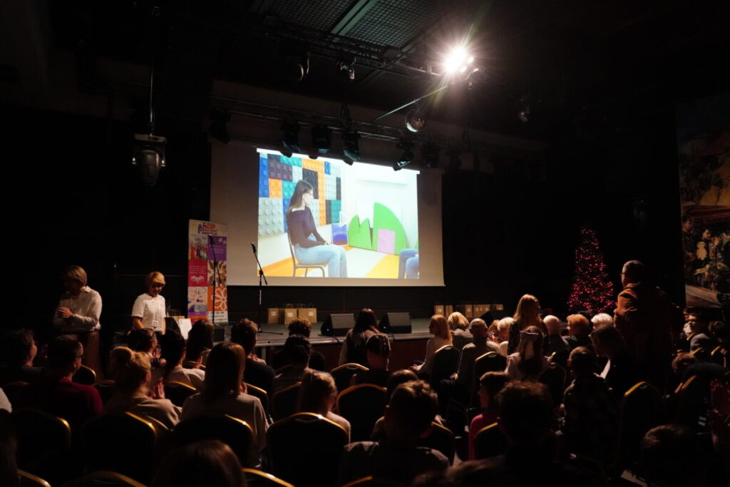 „FAKT czy FEJK – młodzi w akcji medialnej". Gala podsumowująca projekt Fundacji Przylądek Kreatywności [ZDJĘCIA] 10