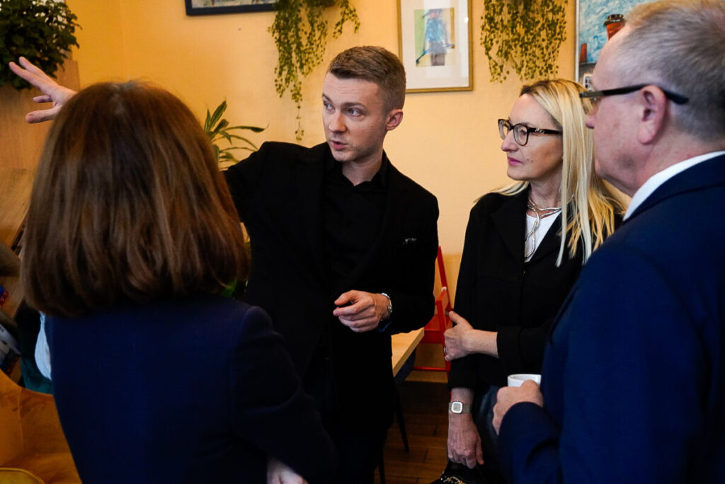 „Niepełni? Pełni możliwości! Lokalne inicjatywy dla wsparcia i integracji”. To nowy projekt Fundacji Oczami Brata wart niemal 1,5 mln zł 3