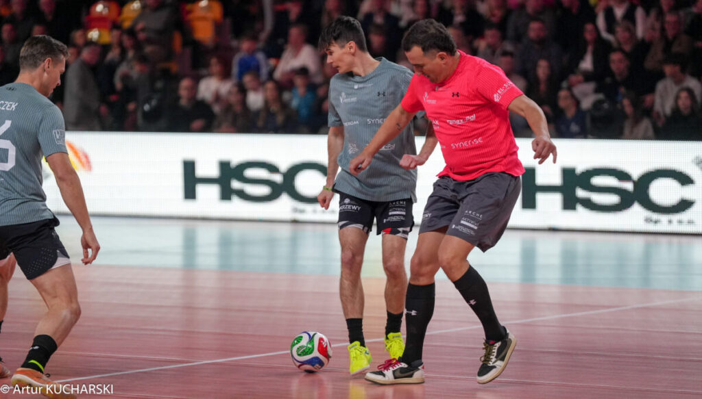 VII edycja ,,Świątecznego grania z Kubą” za nami. Były gwiazdy, świetna zabawa i pełna hala! [RELACJA] 13