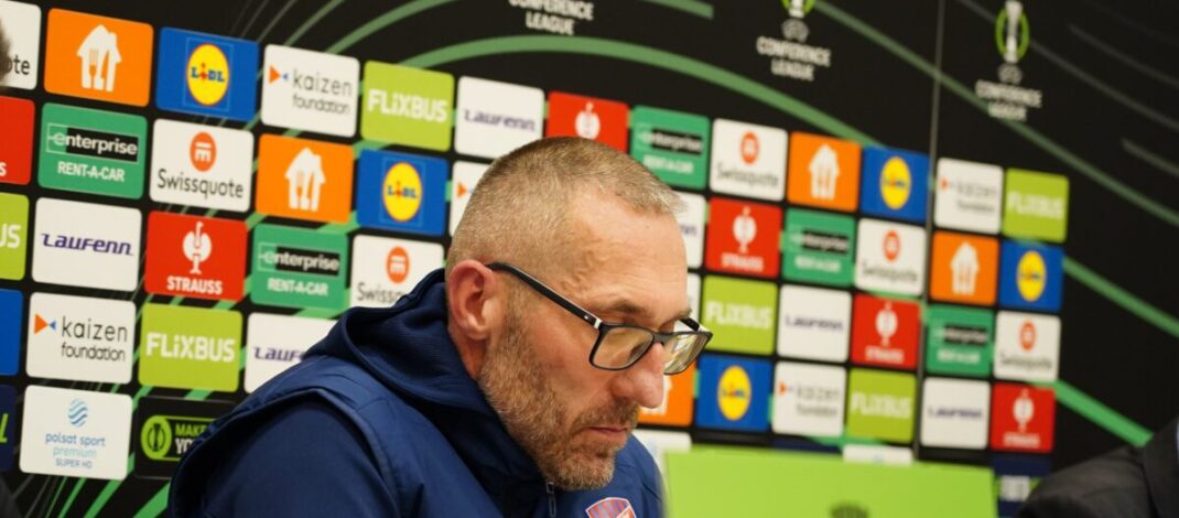 Trener Rakowa Marek Papszun przed czwartkowym meczem ze Zrjinskim Mostar