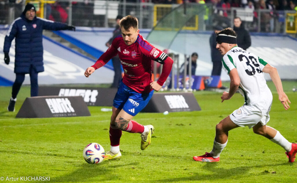 Raków nie będzie liderem PKO BP Ekstraklasy w przerwie zimowej, bo przegrał z Zagłębiem Lubin... 7