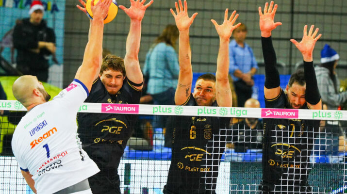 Mikołaje dopisali, siatkarze Steam Hemarpol Politechnika też się starali... 11