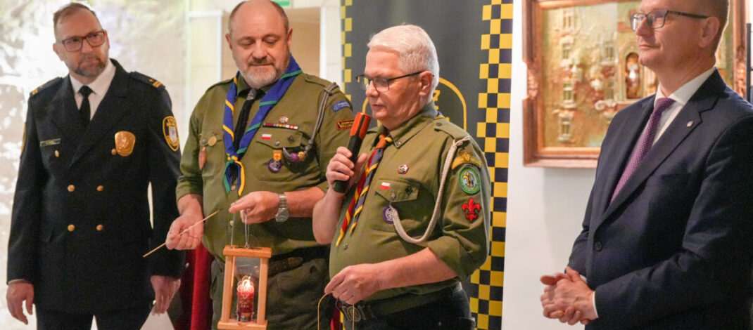 Betlejemskie Światło Pokoju dotarło do Straży Miejskiej