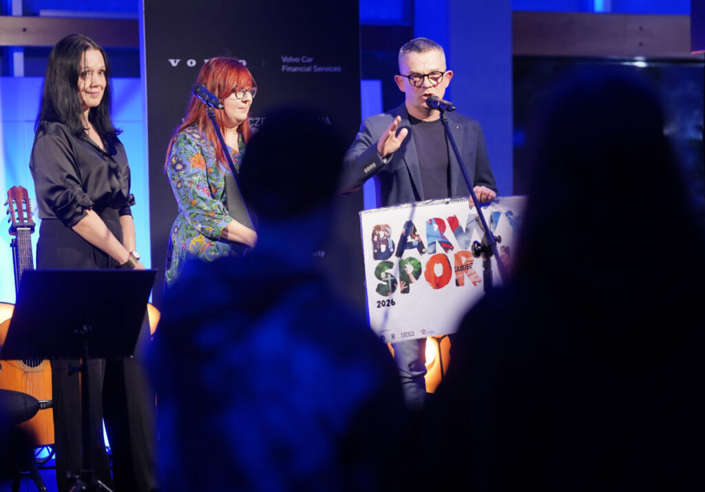 Pamięci Adama Markowskiego – wystawa „Sztuka Dobra” w Volvo Car Częstochowa 55