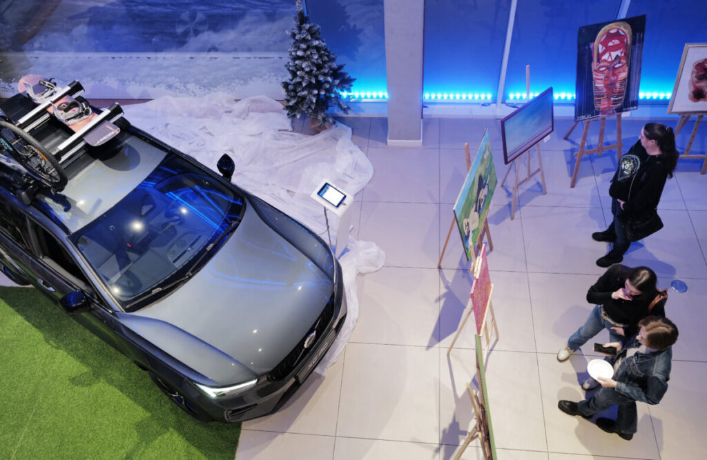 Pamięci Adama Markowskiego – wystawa „Sztuka Dobra” w Volvo Car Częstochowa 82