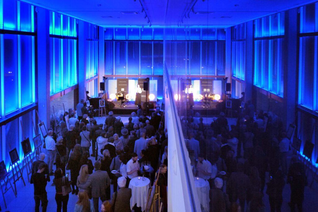 Pamięci Adama Markowskiego – wystawa „Sztuka Dobra” w Volvo Car Częstochowa 73