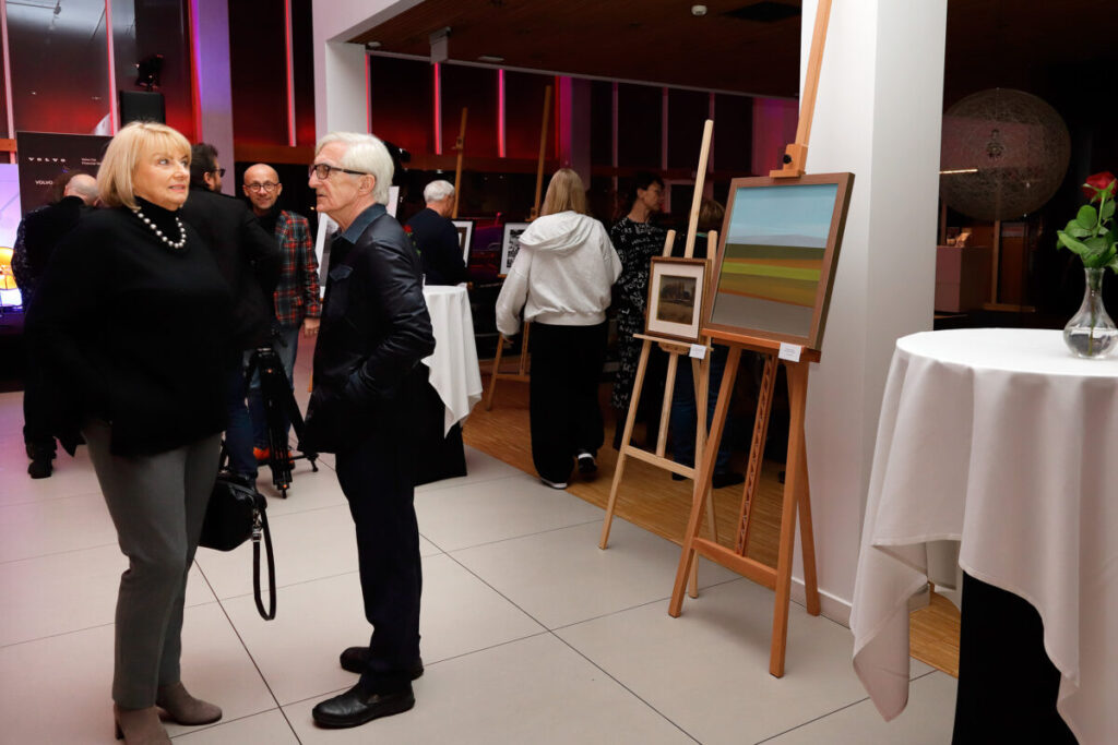 Pamięci Adama Markowskiego – wystawa „Sztuka Dobra” w Volvo Car Częstochowa 16