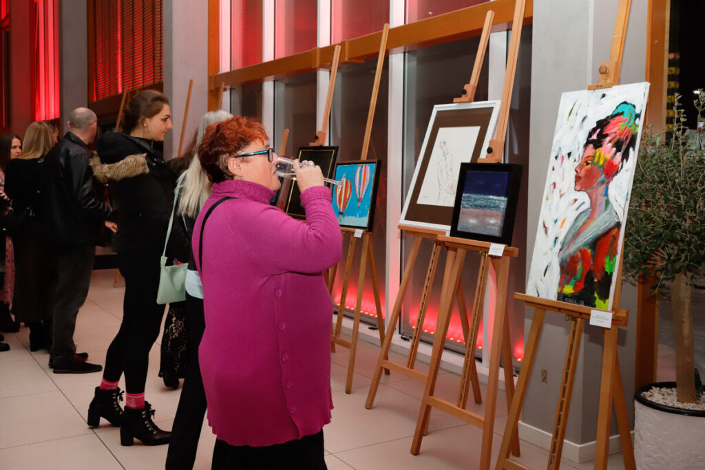 Pamięci Adama Markowskiego – wystawa „Sztuka Dobra” w Volvo Car Częstochowa 22