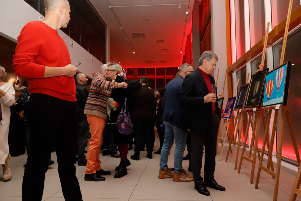 Pamięci Adama Markowskiego – wystawa „Sztuka Dobra” w Volvo Car Częstochowa 31