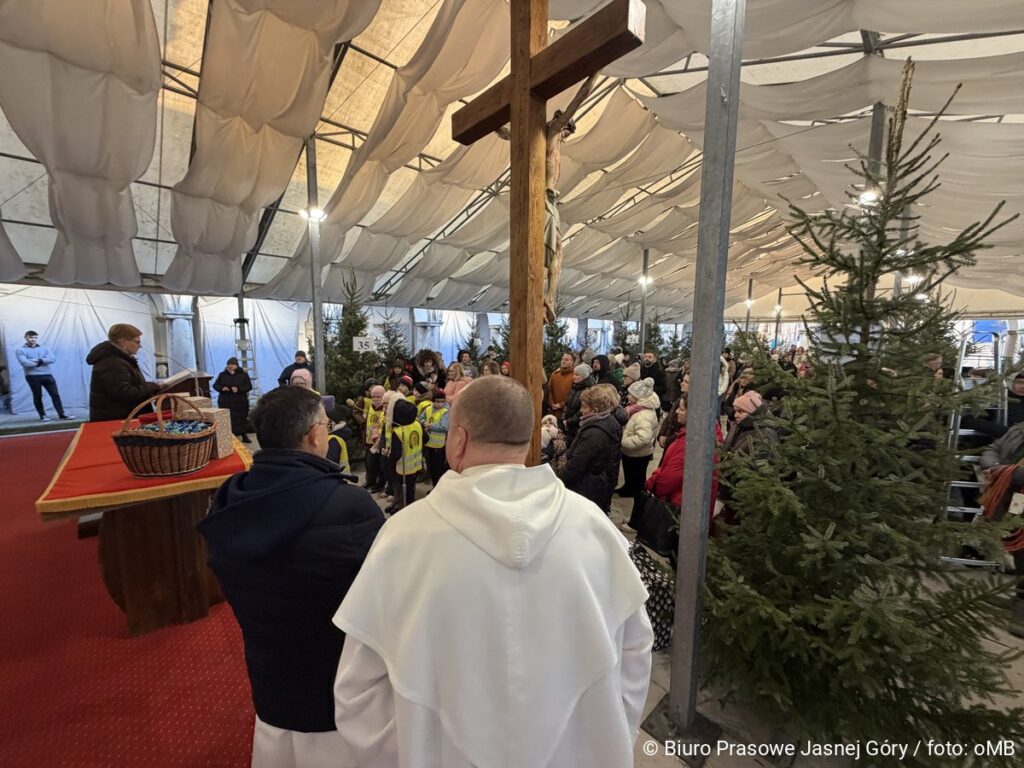 Jasna Góra. 18. Konkurs na Wieczernikową Choinkę. Drzewka zostały udekorowane [ZDJĘCIA] 27