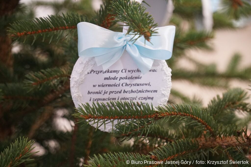 Jasna Góra. 18. Konkurs na Wieczernikową Choinkę. Drzewka zostały udekorowane [ZDJĘCIA] 3