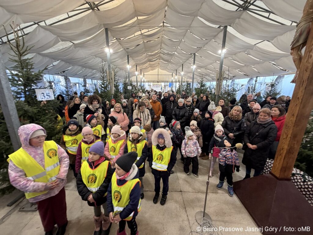 Jasna Góra. 18. Konkurs na Wieczernikową Choinkę. Drzewka zostały udekorowane [ZDJĘCIA] 26