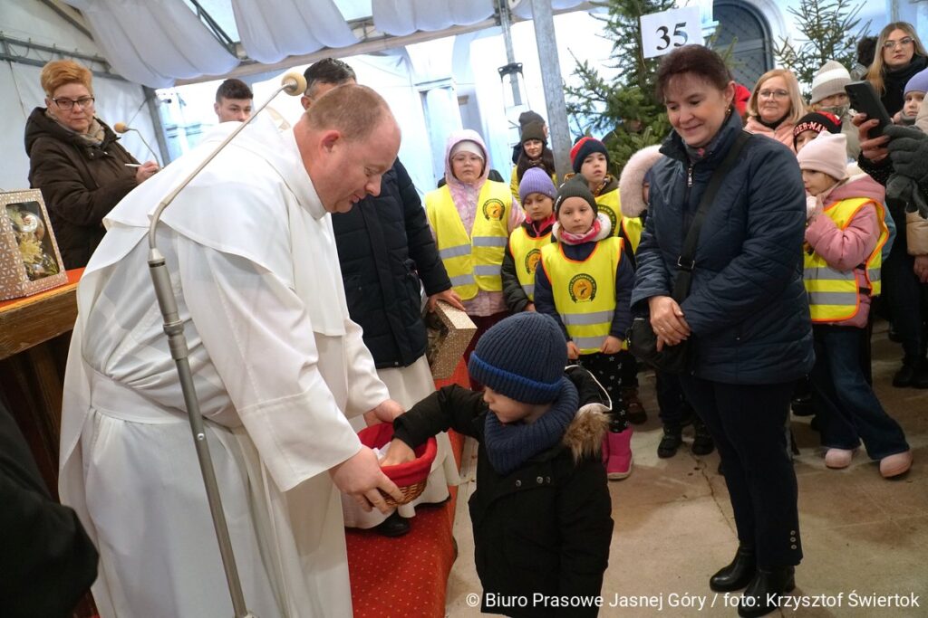 Jasna Góra. 18. Konkurs na Wieczernikową Choinkę. Drzewka zostały udekorowane [ZDJĘCIA] 6