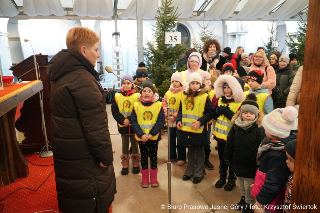 Jasna Góra. 18. Konkurs na Wieczernikową Choinkę. Drzewka zostały udekorowane [ZDJĘCIA] 24